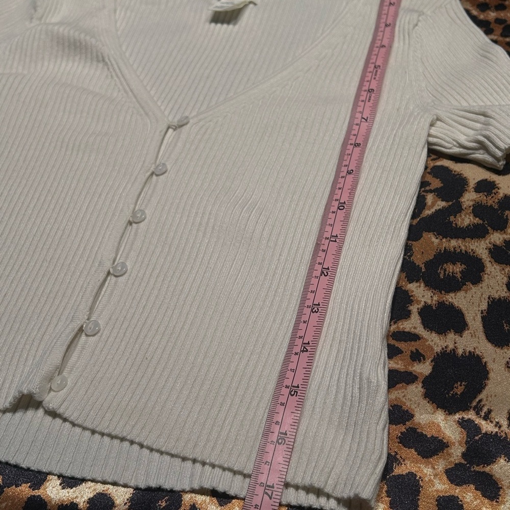 H&M Cream Ribbed Button Down Crop Top - Picture 6 of 6